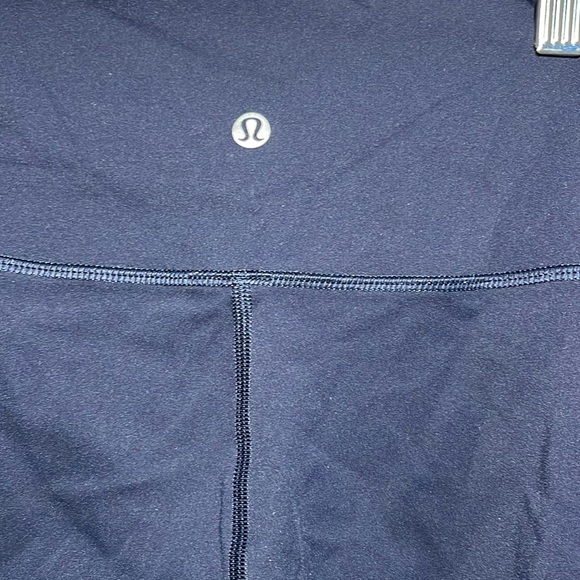 Lululemon navy blue, cropped leggings- size 4 - Picture 2 of 4